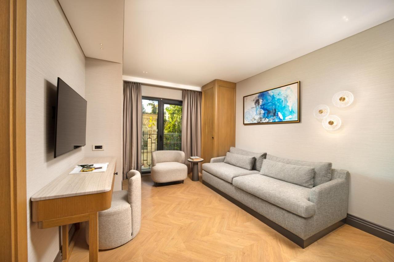 Bentley Hotel Old City-Special Class Istanbul Exteriör bild A room at the hotel