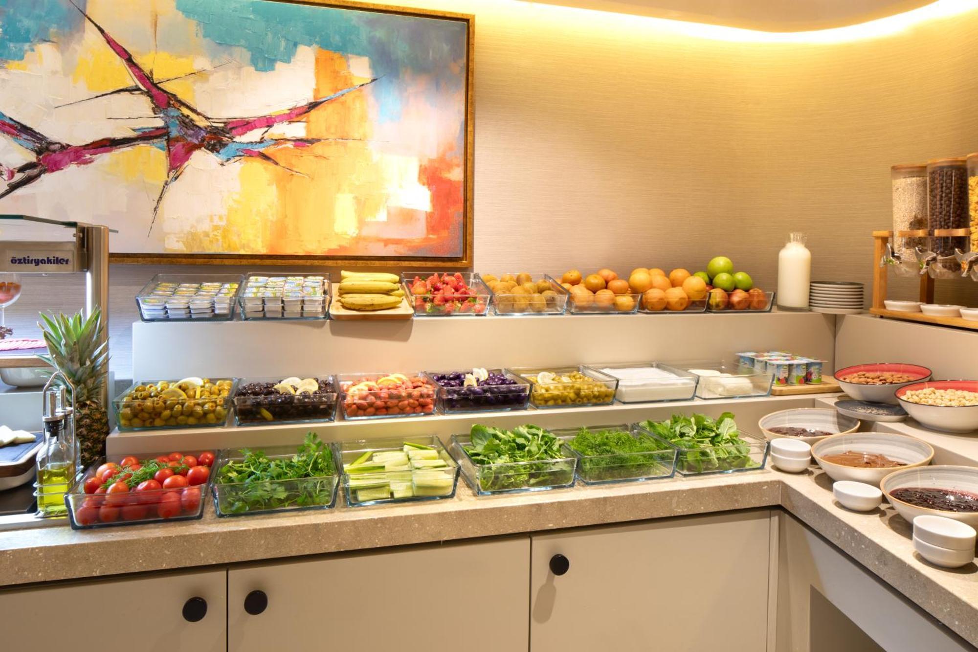 Bentley Hotel Old City-Special Class Istanbul Exteriör bild A salad bar