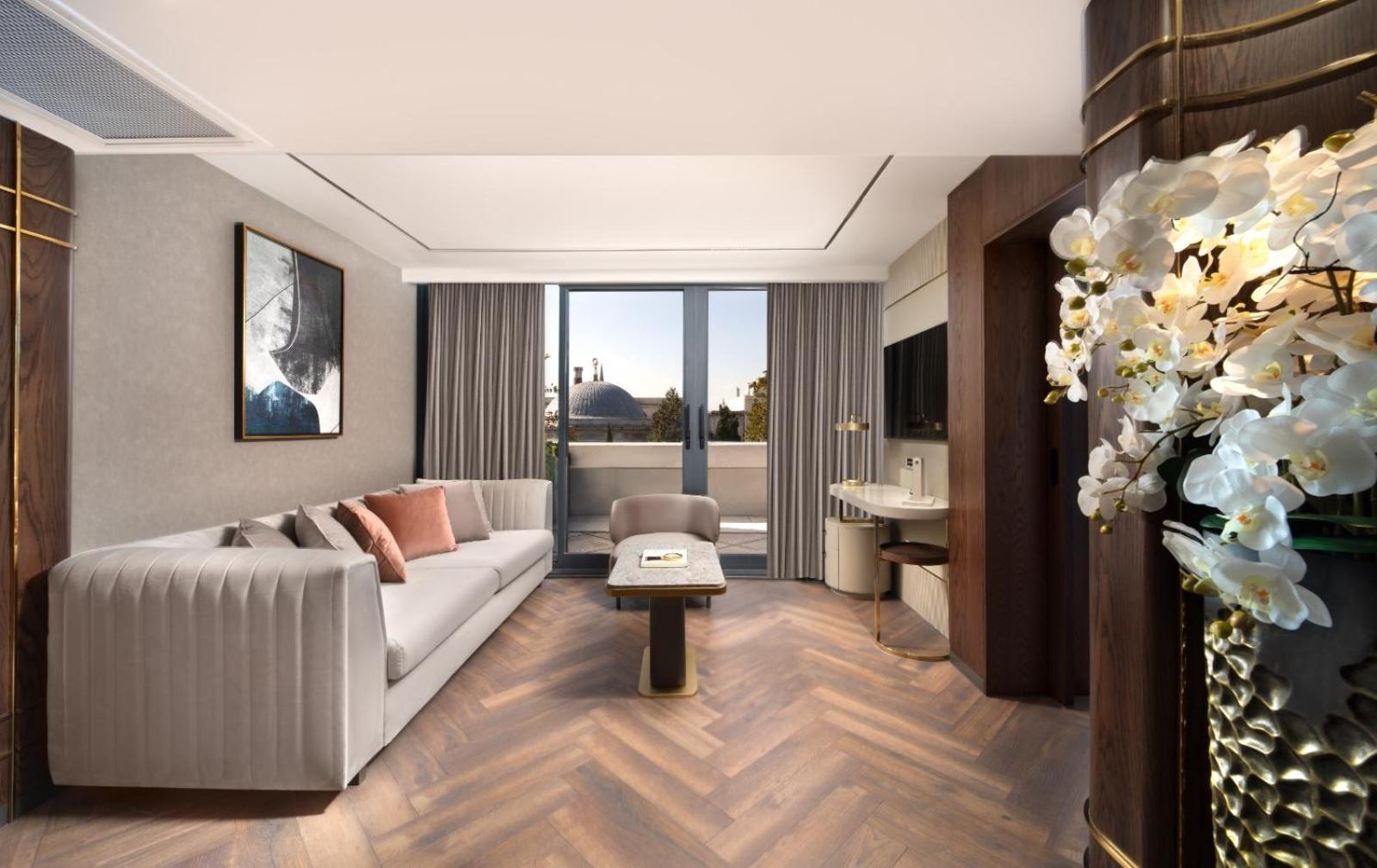 Bentley Hotel Old City-Special Class Istanbul Exteriör bild The interior of a suite at The London West End